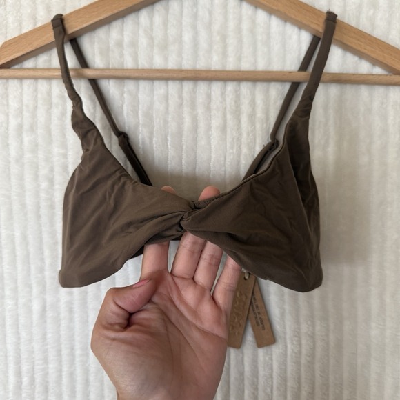 Skims Fits Everybody SKIMPY SCOOP BRALETTE in Oxide Brown Size XXS NWT - Picture 2 of 9